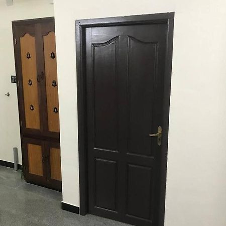 Iswarya Illam Apartment Chidambaram Luaran gambar